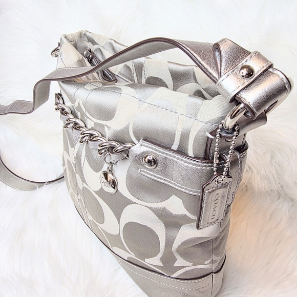 Coach Optic 2011 Large CC Metallic Silver Leather & Gray Canvas 2 Way Bag. - Picture 4 of 14